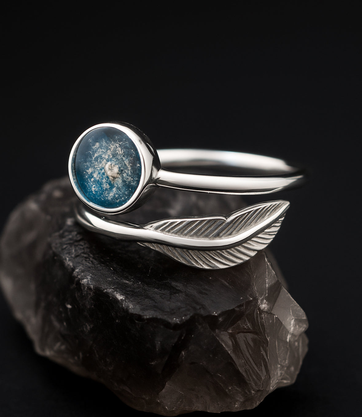 Memorial feather ring adjustable with 6mm bezel