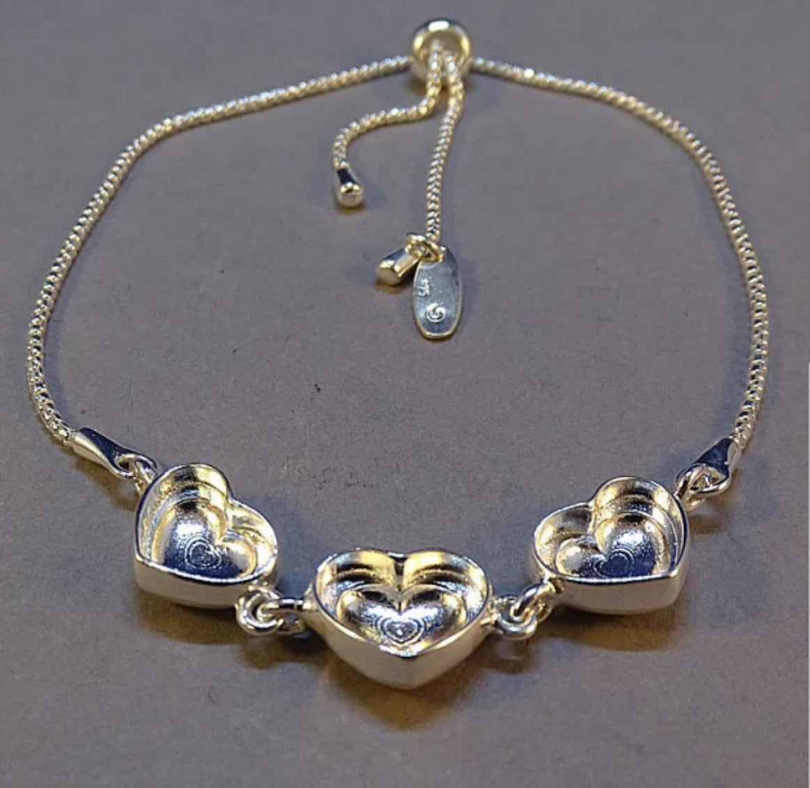 Stunning sterling silver memorial bracelet 3 hearts ashes/ hair breastmilk keepsake gift