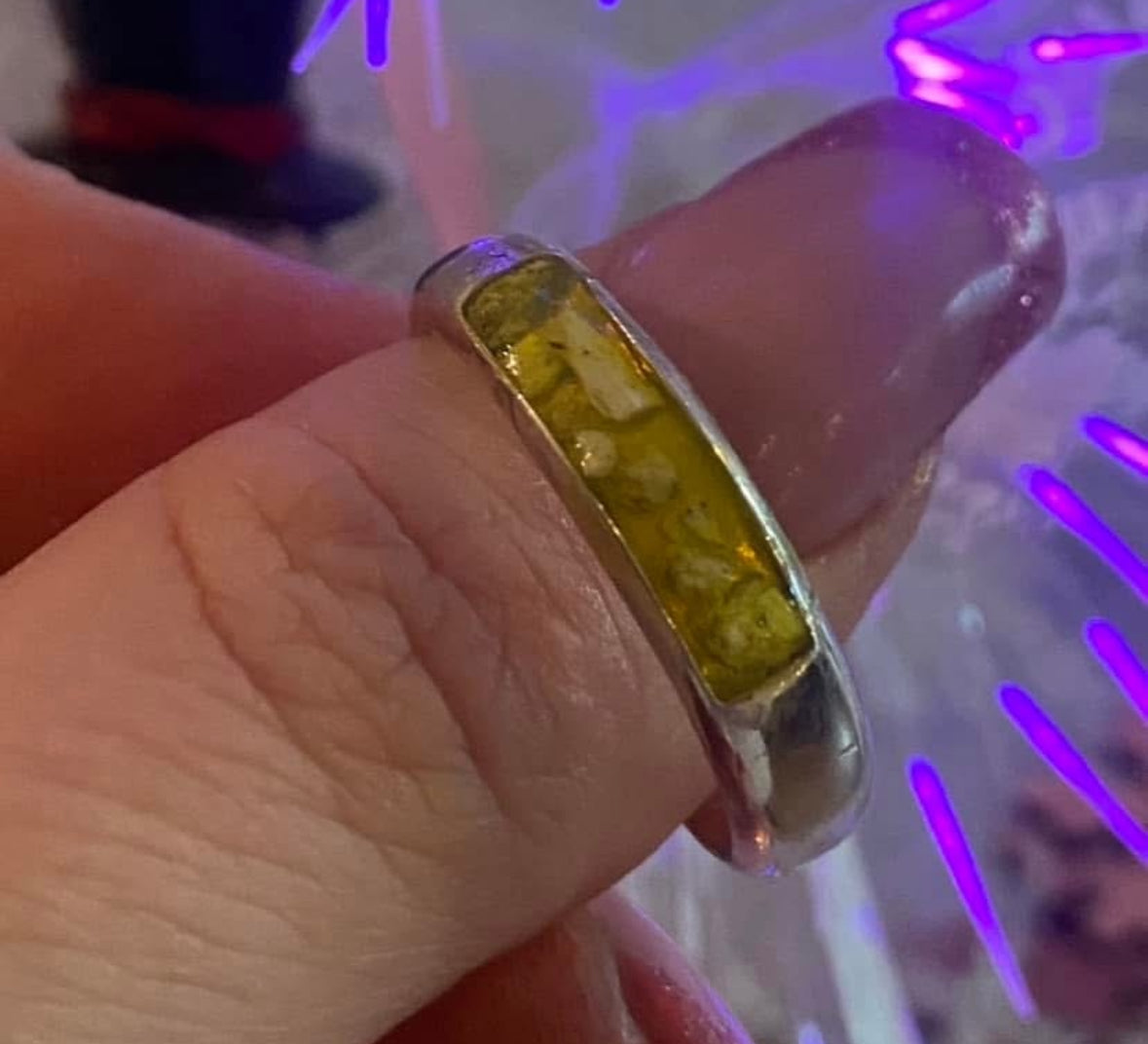 Ladies beautiful channel ring band ashes / hair breastmilk memorial keepsake gift